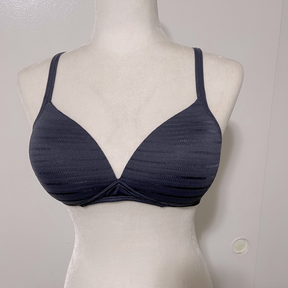 Warner’s blue grey bra